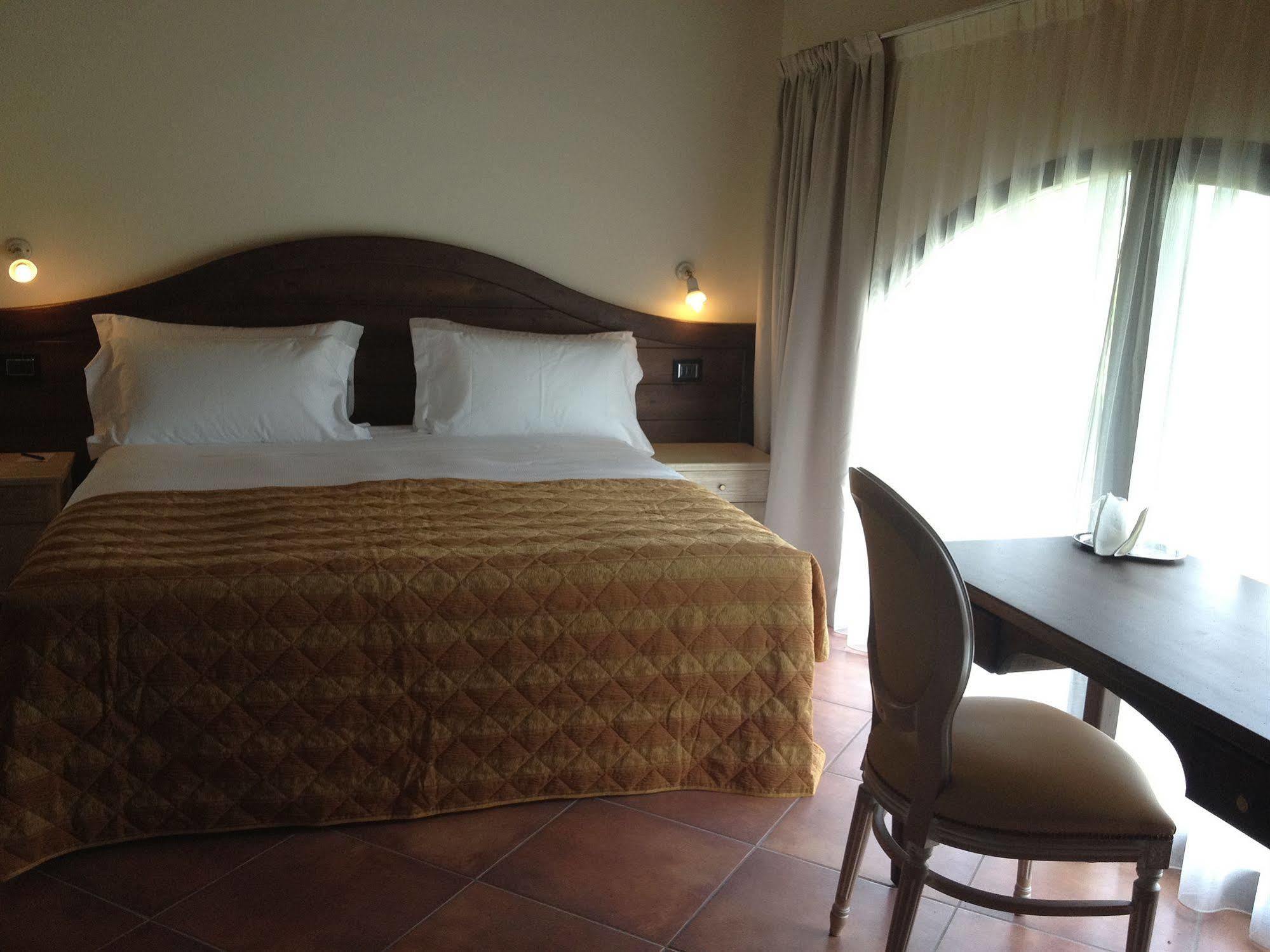 Uggiate-Trevano Hotel Cascina Canova מראה חיצוני תמונה